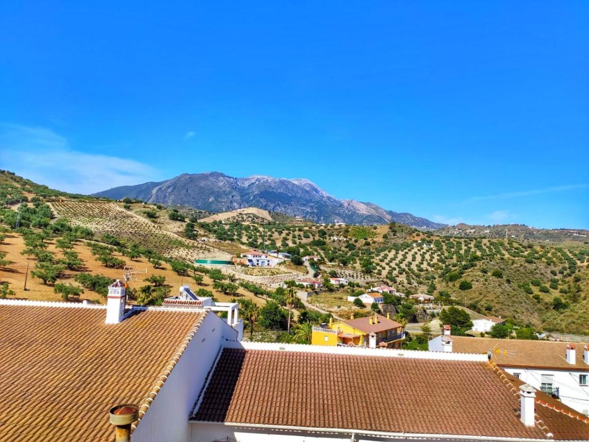 Casa Amplia Con Terraza En La Vinuela Villa Kültér fotó